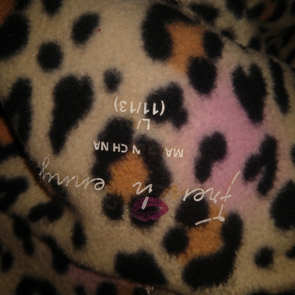 Cheetah print onesie! - Picture 4 of 4